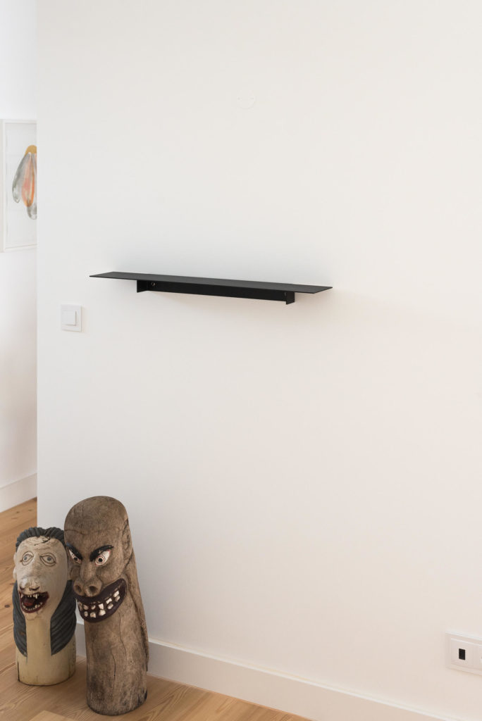 Util Plié wall shelves mini shelf in black