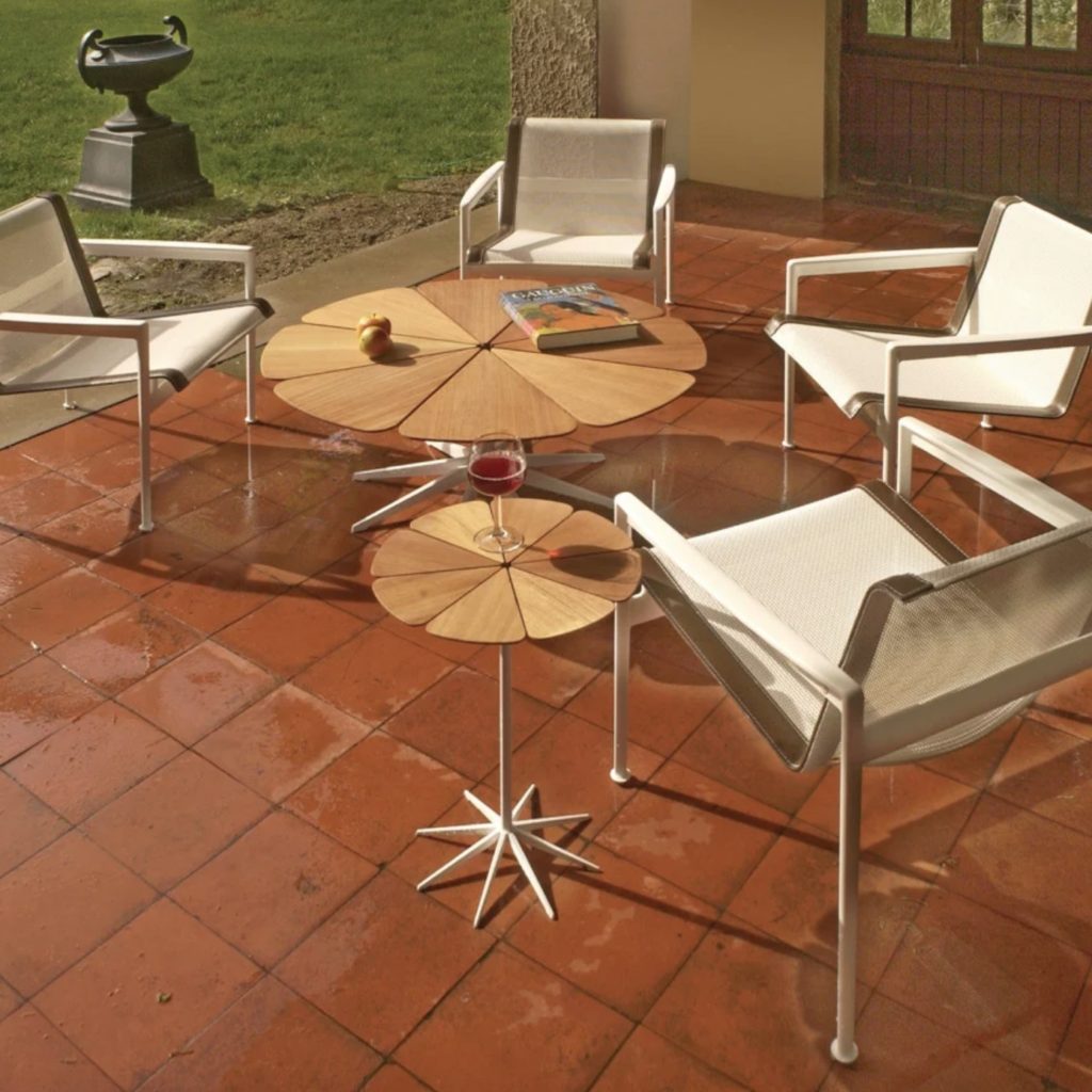 Petal Table in two sizes outdoor