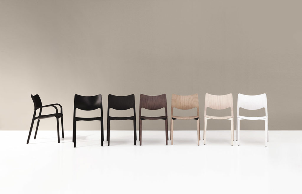 Laclasica chair family