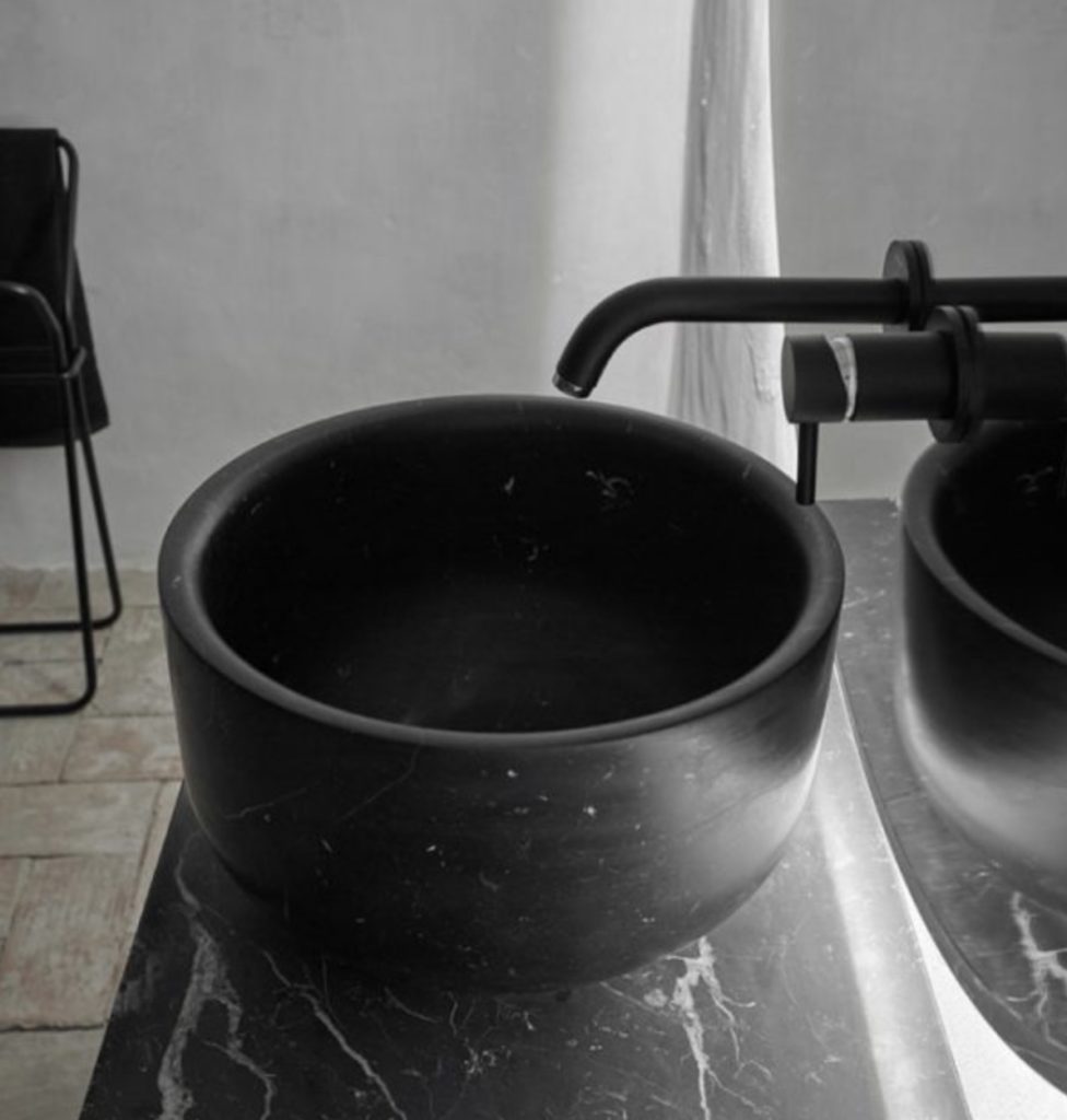 Inbani'a Origin washbasin close view in black