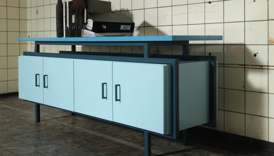 The dressoir features four doors, with frame and boxes each available in 24 colors