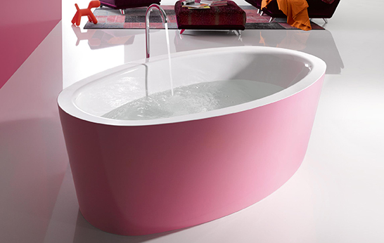BetteBicolour bathtub by Schmiddem Design for Bette