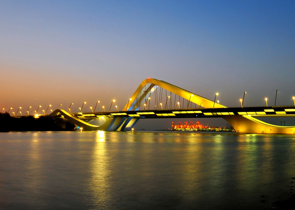 Sheikh_Zayed_Bridge_-_Abu_Dhabi,_UAE