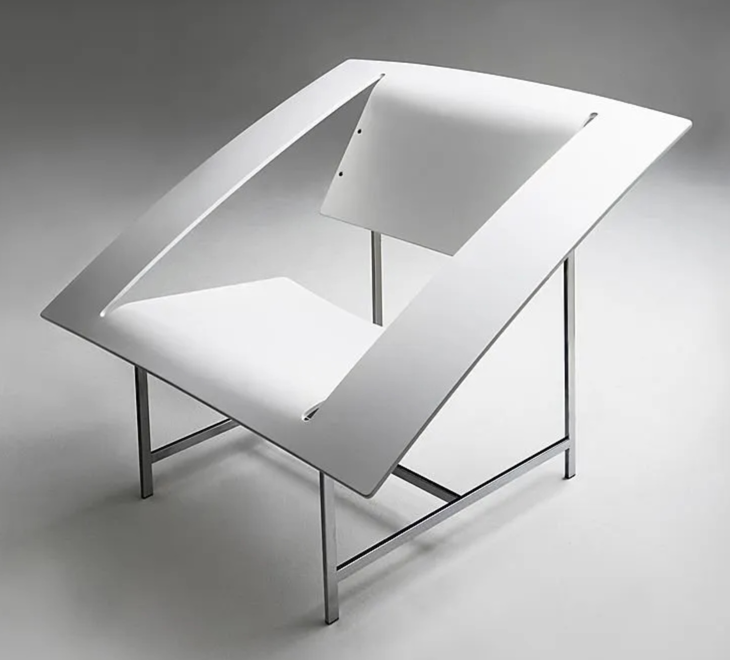 Silence and Sensibility in Mobel’s Kolo Chair