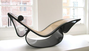 Oscar Niemeyer's Classic Rio Chaise Longue Available at Espasso U.K. 