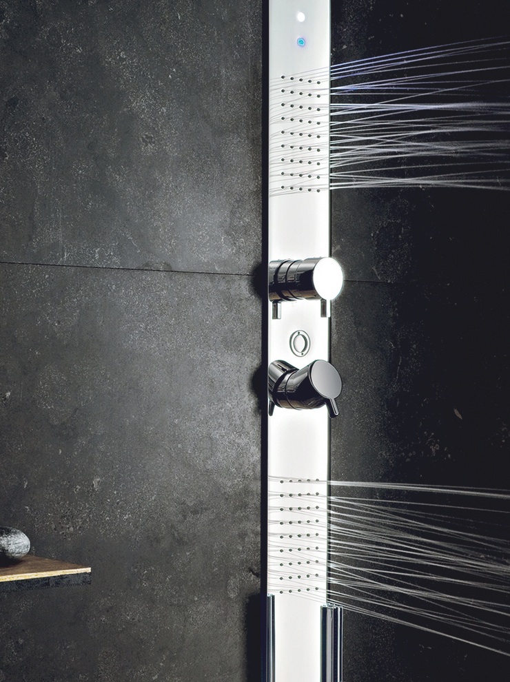 Water and Light Create a Sensuous Shower Experience with Acquazzurra