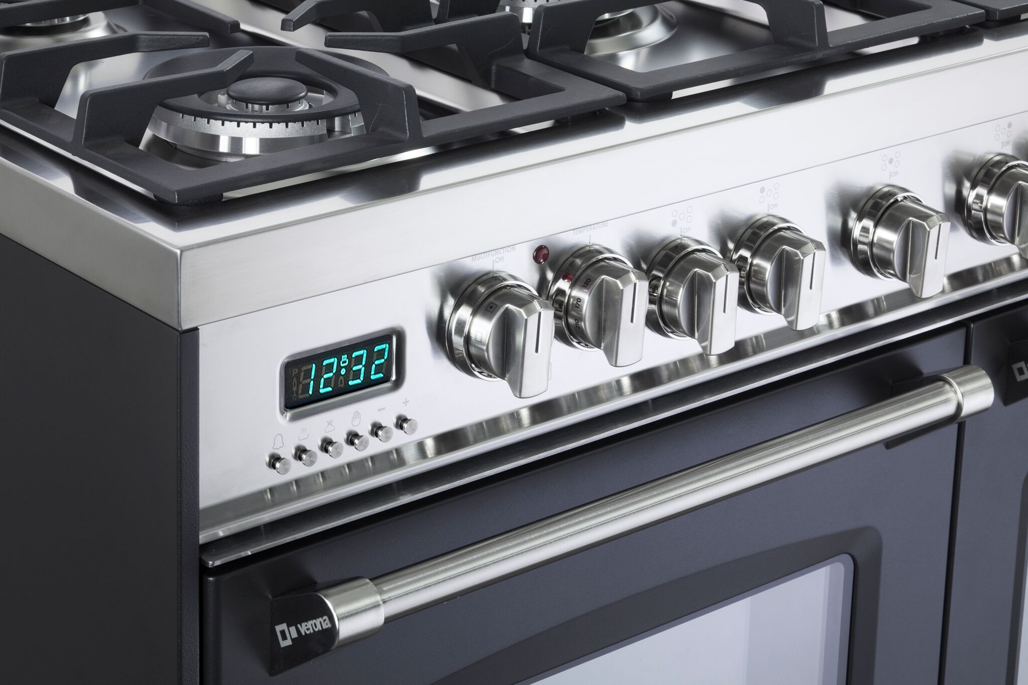 Verona Appliances Prestige Line Burner and Knob detail of high-powered oven