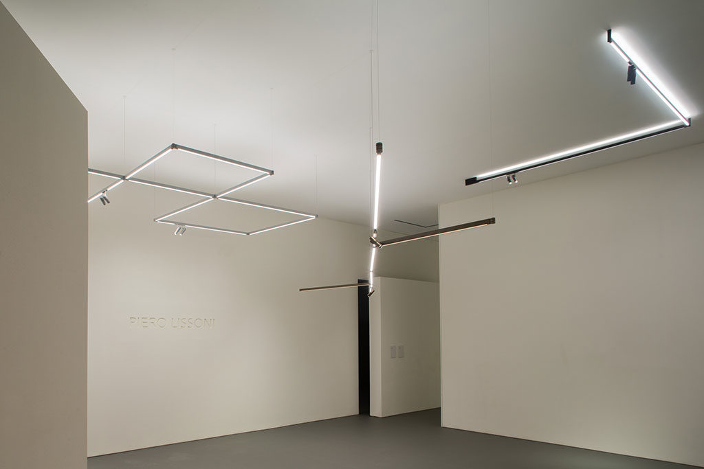 Flos Diversion lighting linear and square suspended configuration in empty room