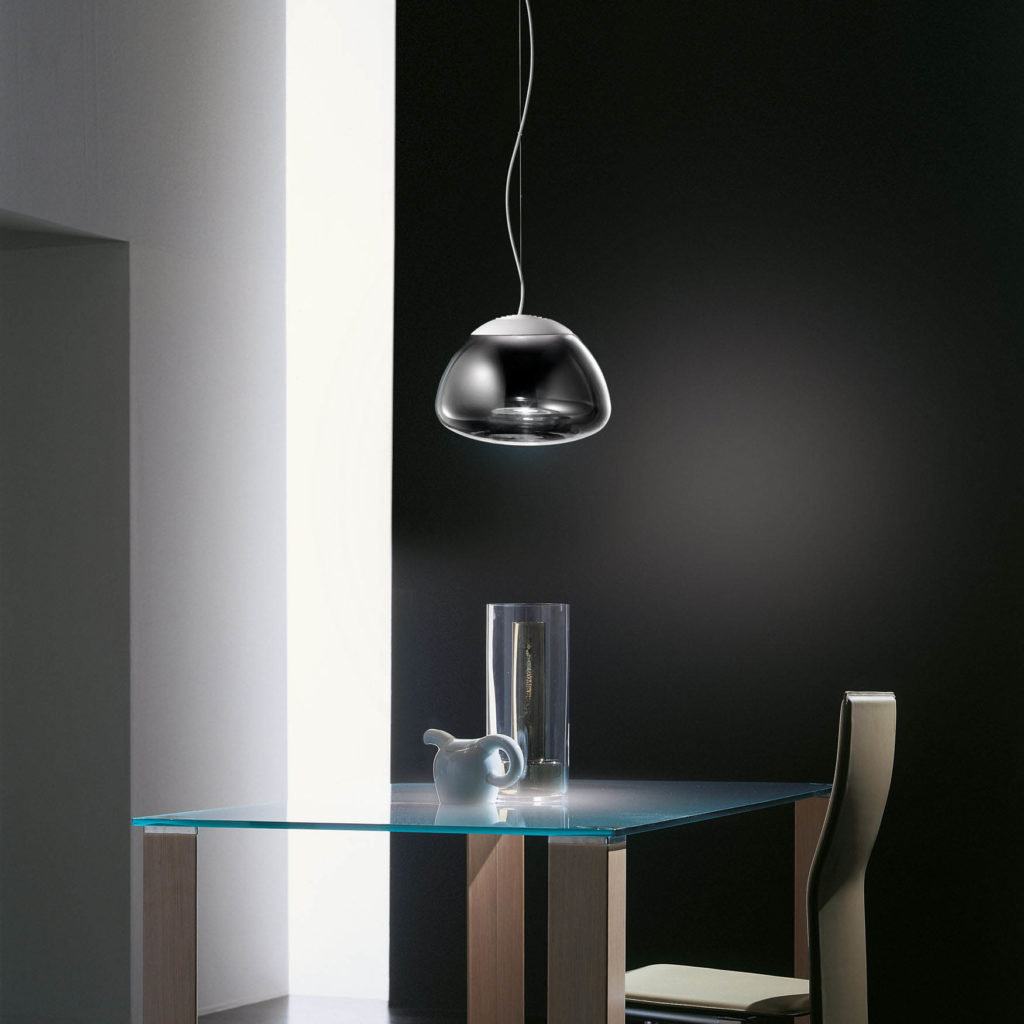Iosa Ghini Aria Lamp blown glass pendant lamp with very clear glass and white diffuser above glass kitchen table