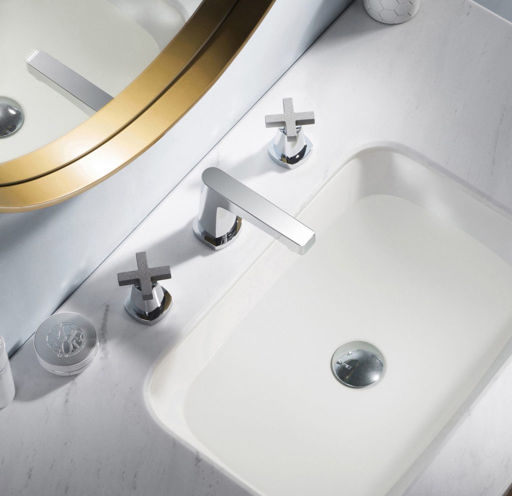 Isenberg Serie 240 metal deck mounted sink view from above