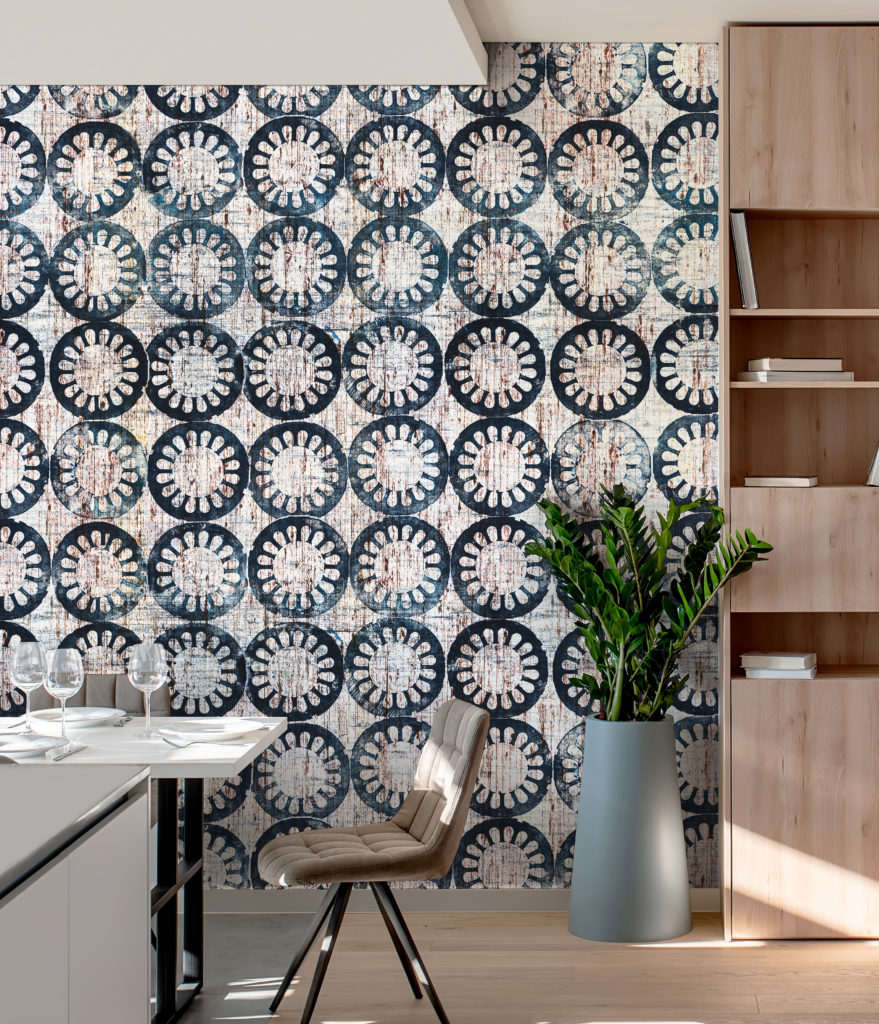WallPepper Up-to-Date Mishrabayi antiqued look circles in black on white