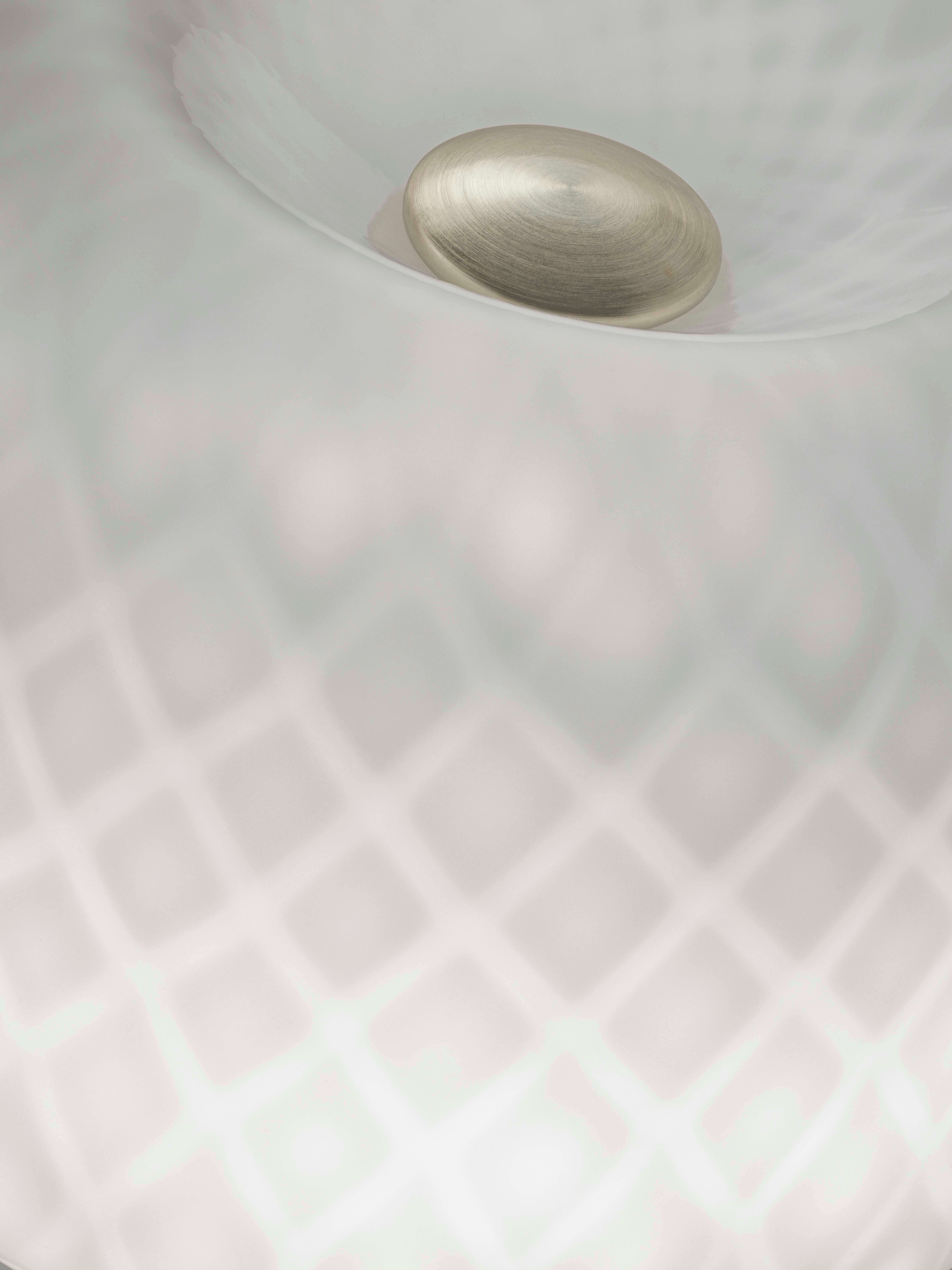 Lumiere 30 lamp Pastilles detail