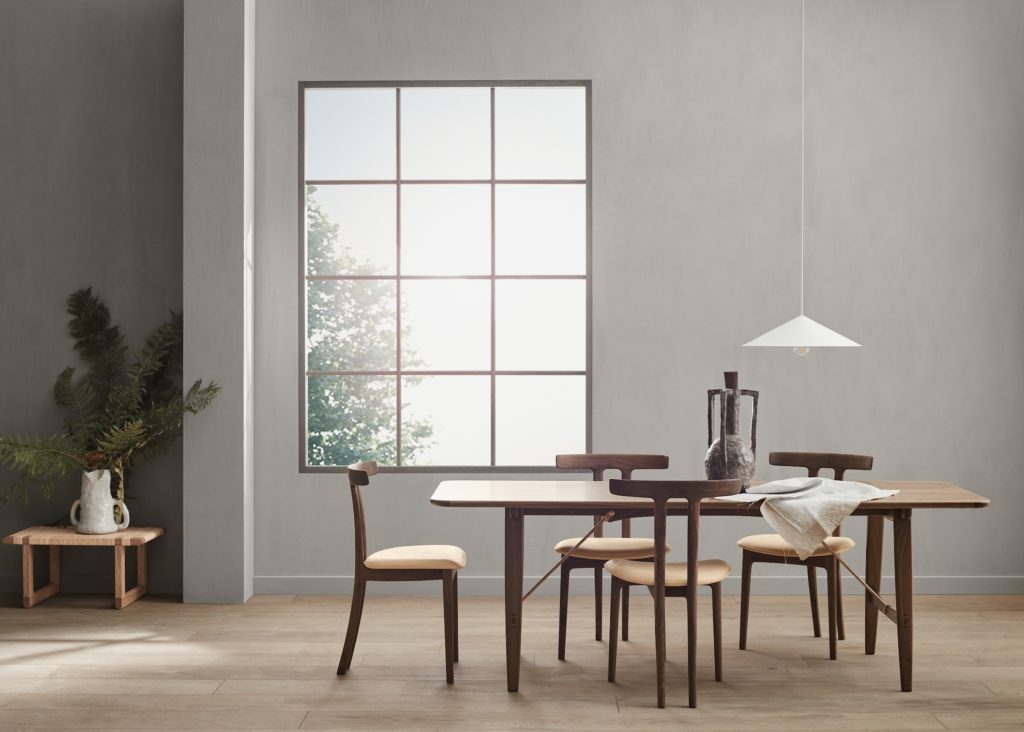 Carl Hansen & Son OW 58 T-Chair four chairs around dining table