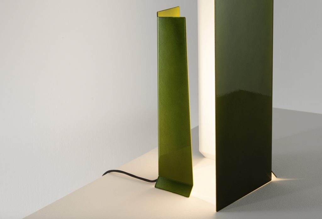 Fold green table lamp