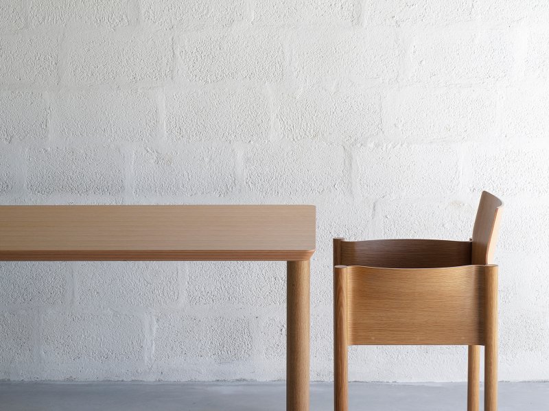 Kawara chair with table, view from side