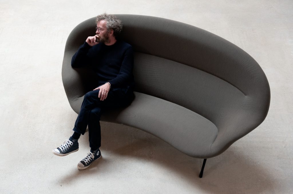 Abalone in charcoal with Erwan Bouroullec seated