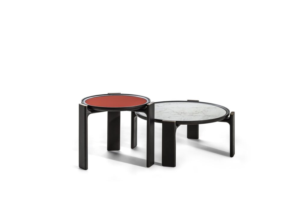 Duo two round tables red and transparent