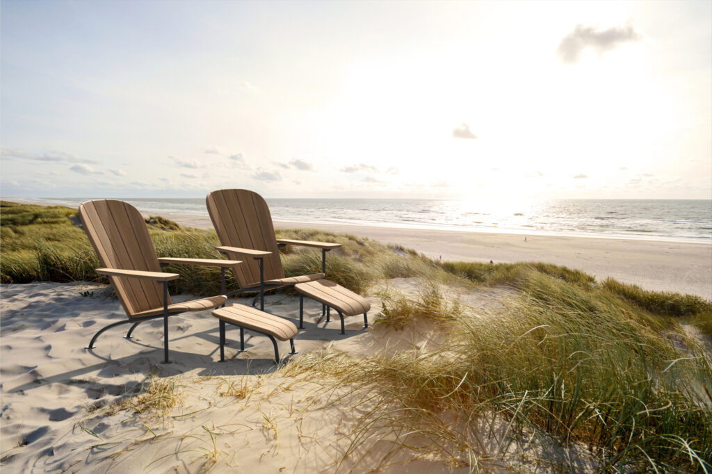 Boste lounge chairs overlooking sea 