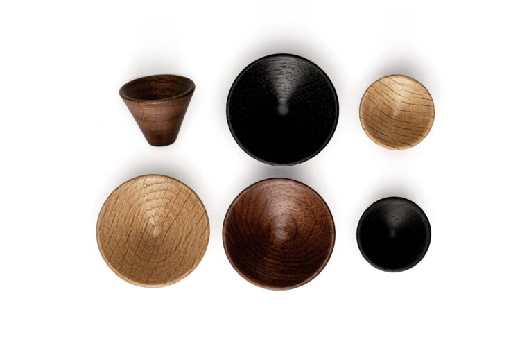 Conic handle in assorted wood