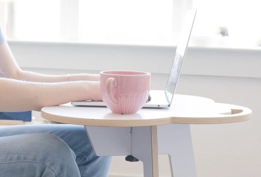 Perch Mini Cloud top in white detail with laptop