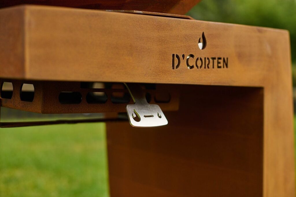 Bbq detail with D'Corten logo visible